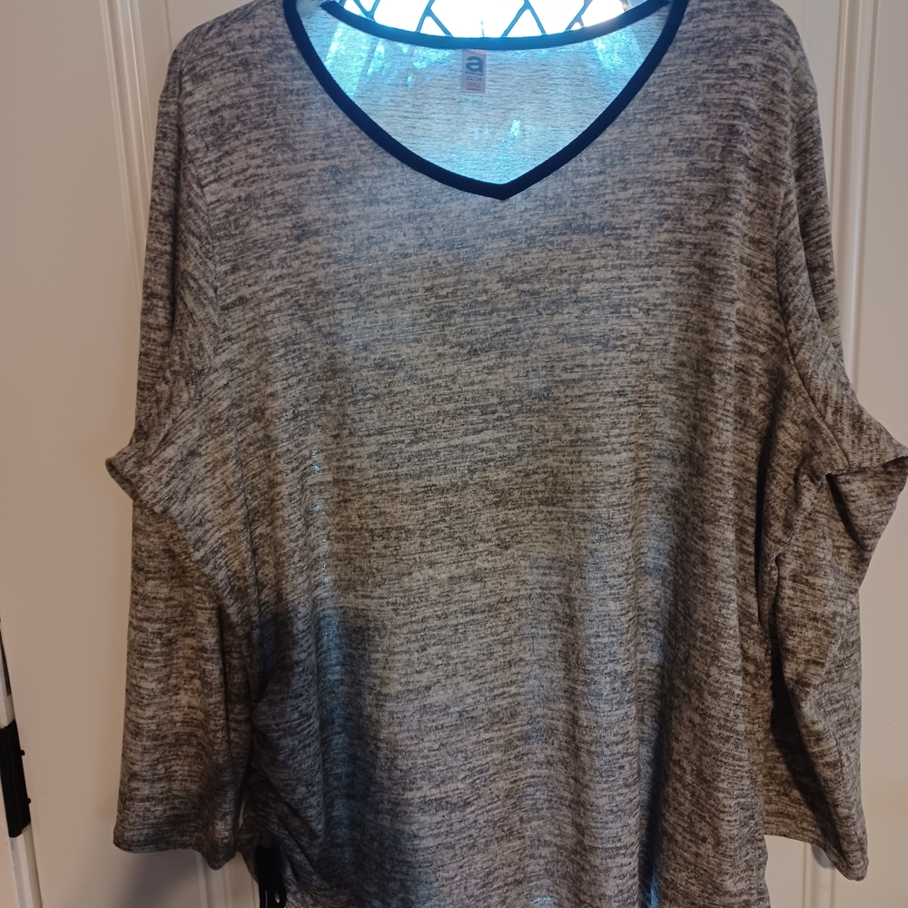 Avenue Heathered Gray Long Sleeve Top 22/24 Has Scrunchers On Both Sides 30X 31